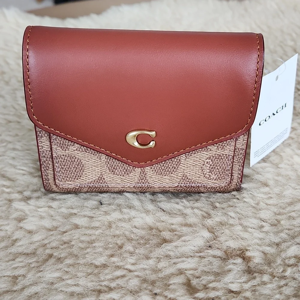 NWT Coach Colorblock Wyn Small Signature Leather Wallet 🤎🎁♥️ - Picture 3 of 16